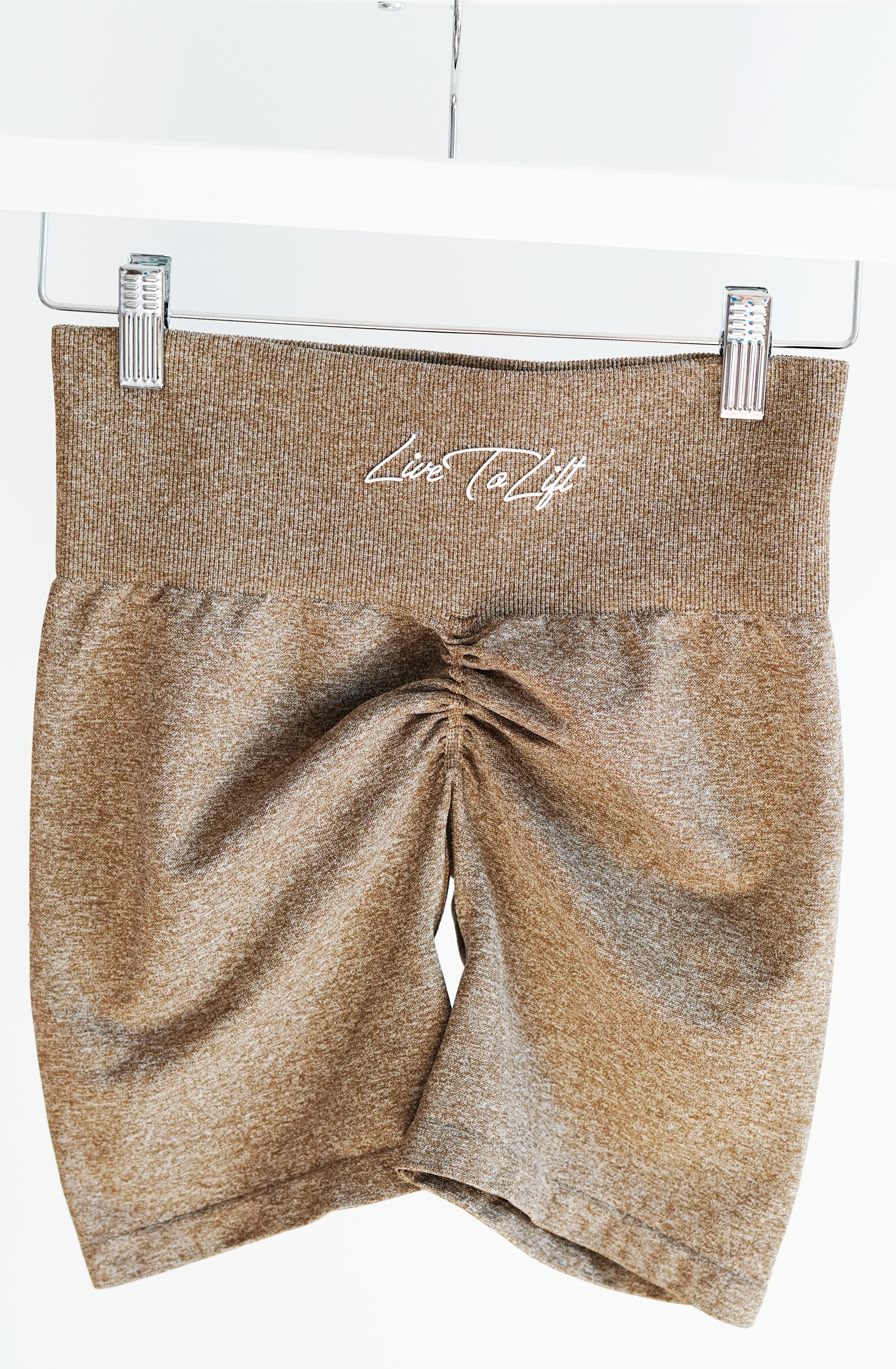 Motivate Scrunch Short • Beige Brown