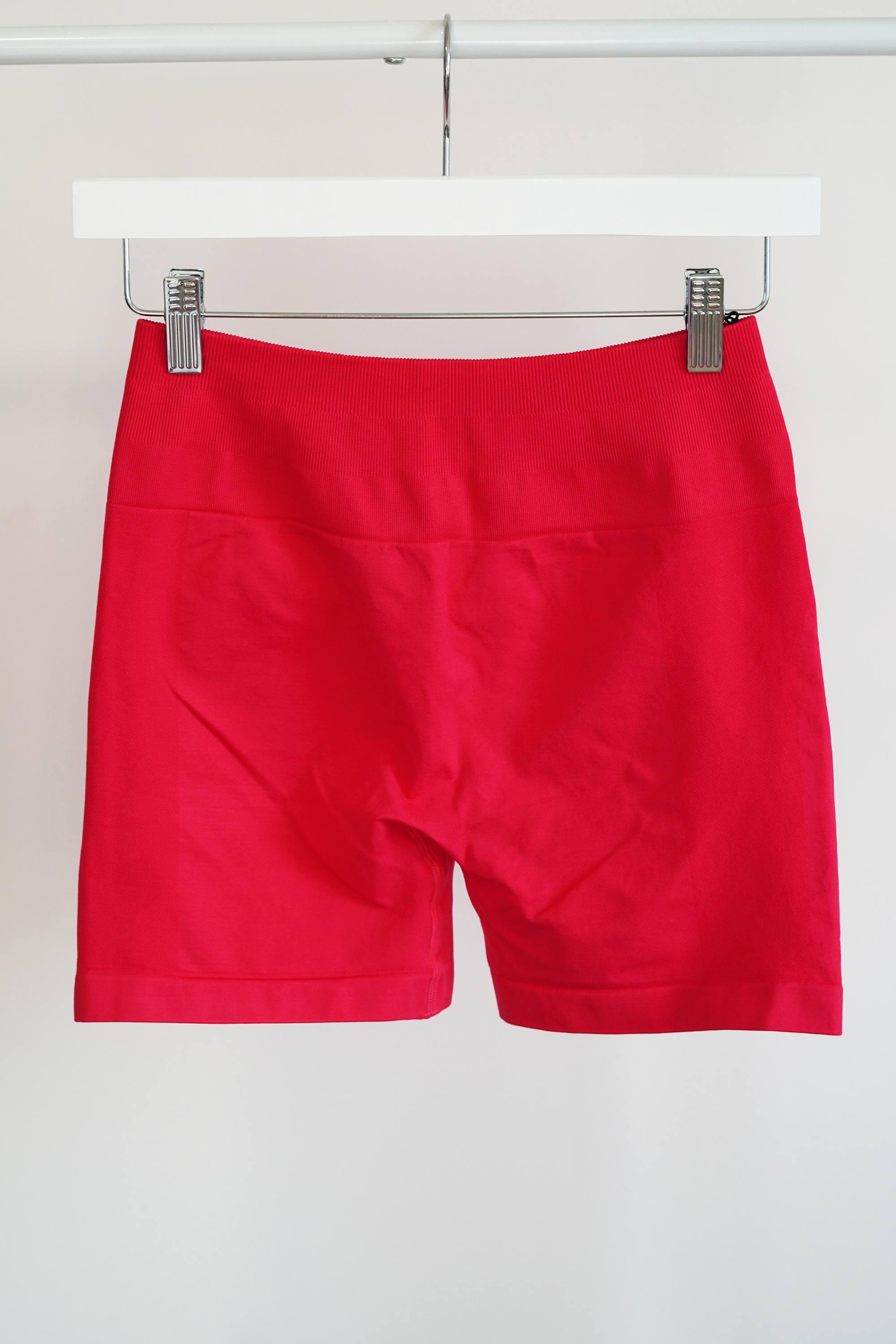 Inspire Short • Amaranth